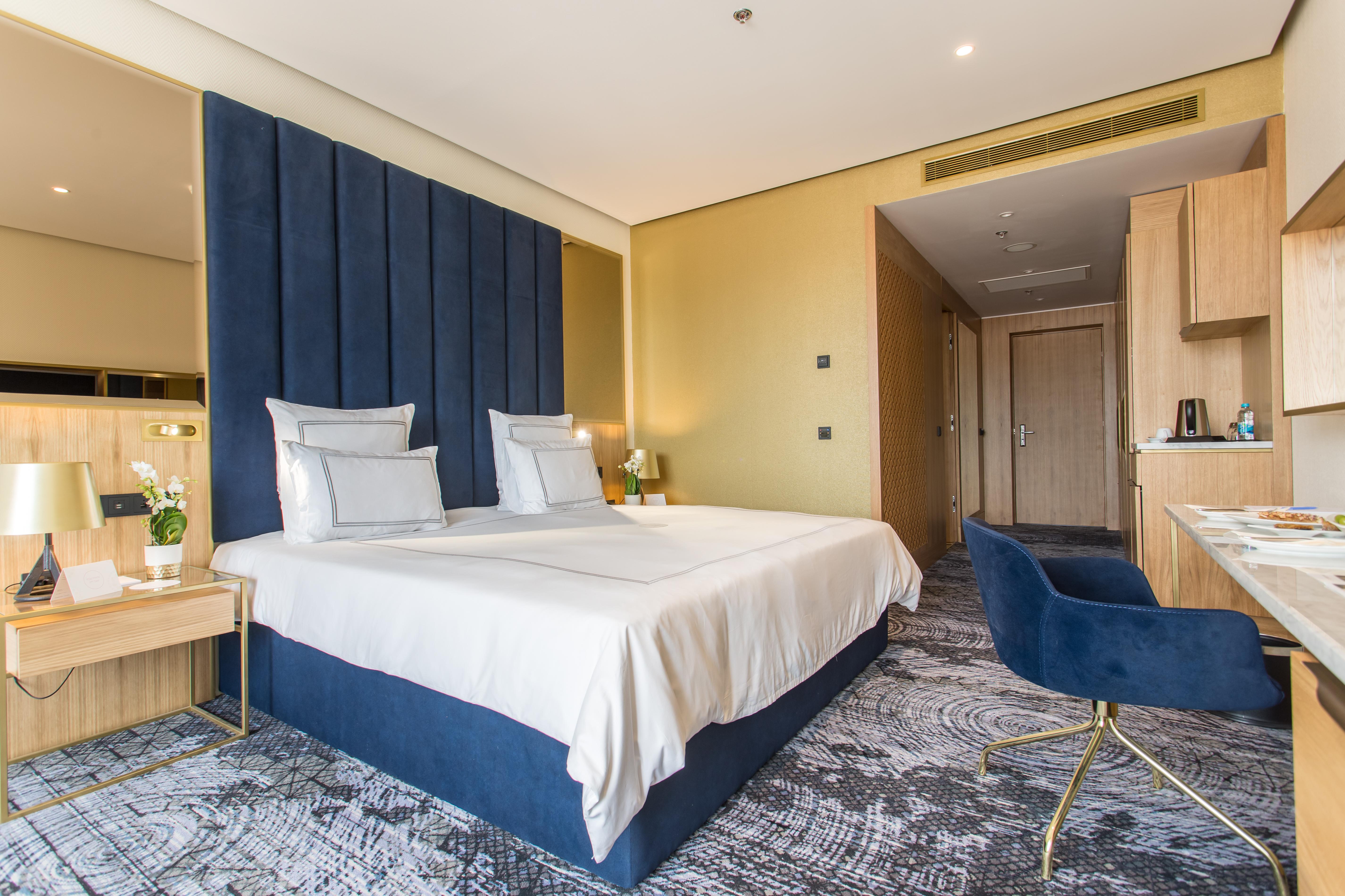 Swissotel Сараево Екстериор снимка Deluxe room