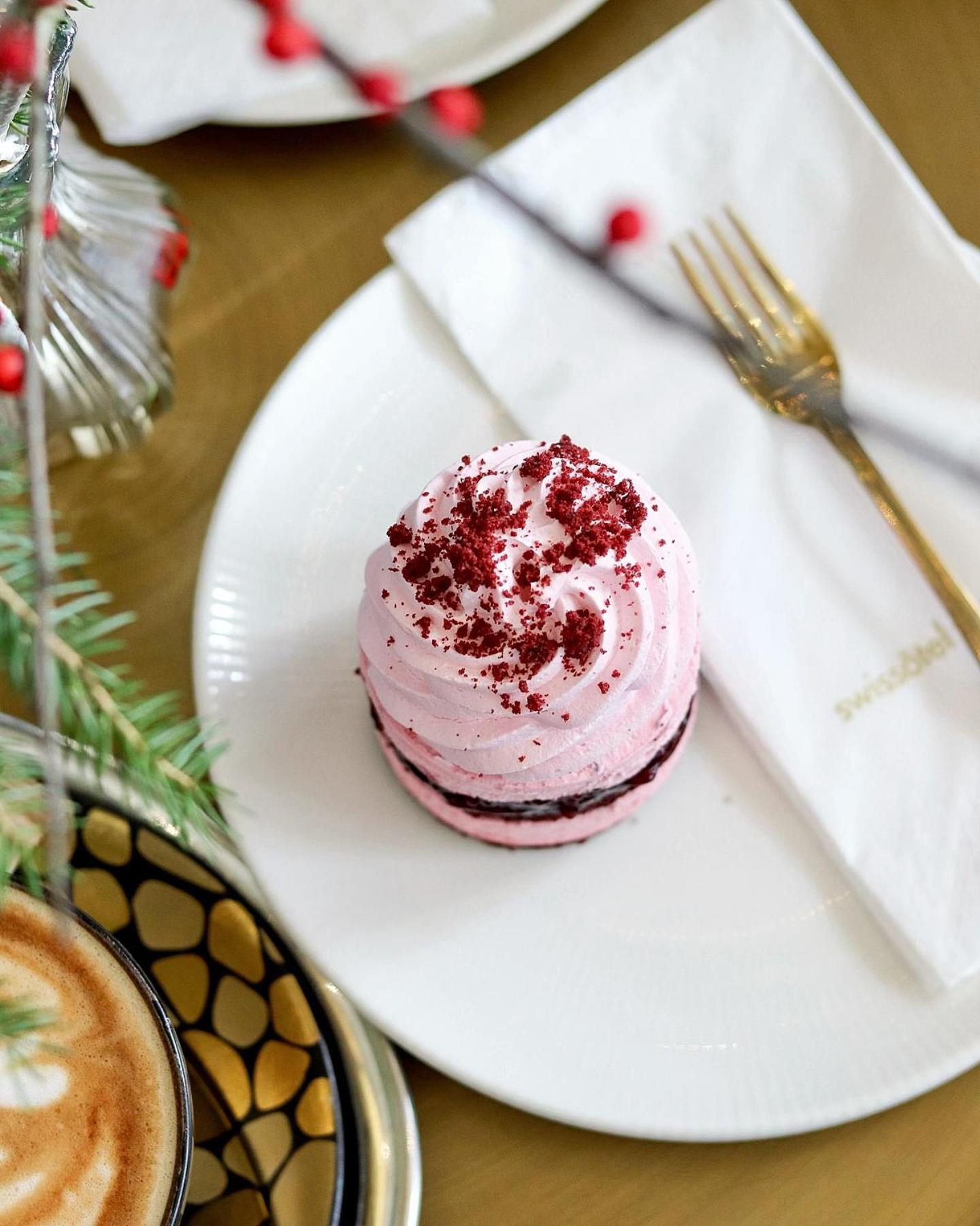 Swissotel Сараево Екстериор снимка A cupcake