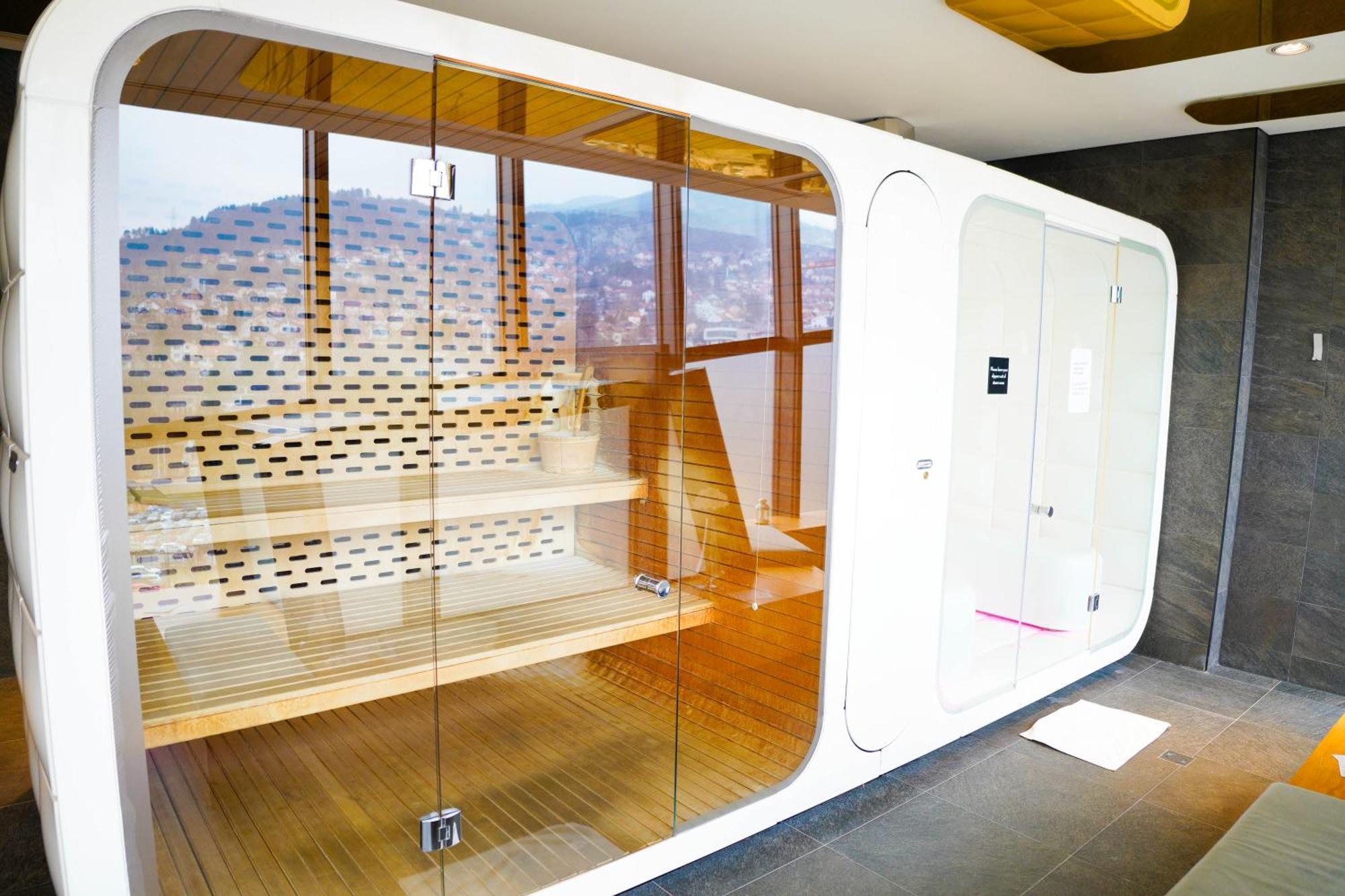 Swissotel Сараево Екстериор снимка A shower cabin