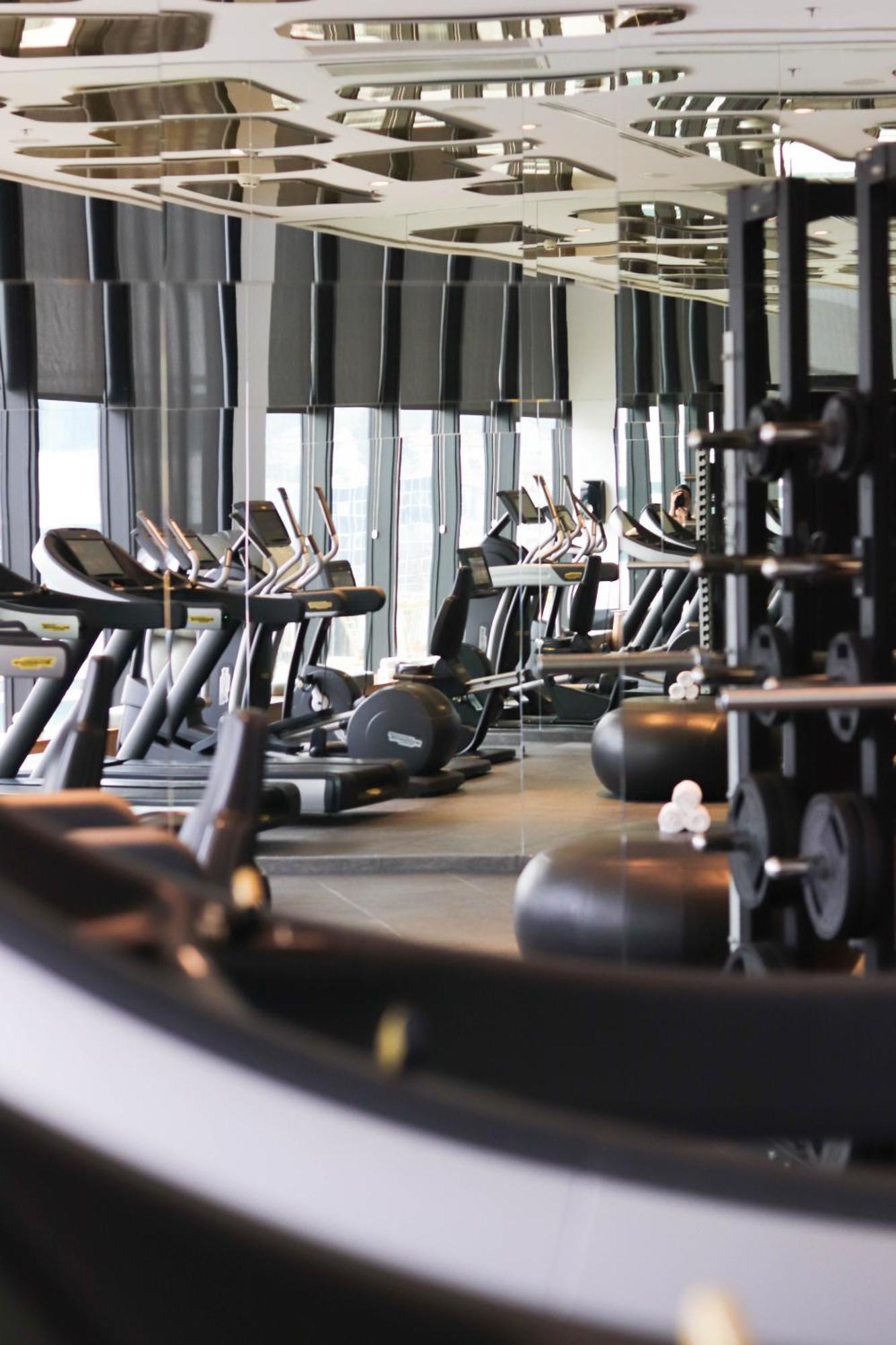 Swissotel Сараево Екстериор снимка The gym at the 57th floor