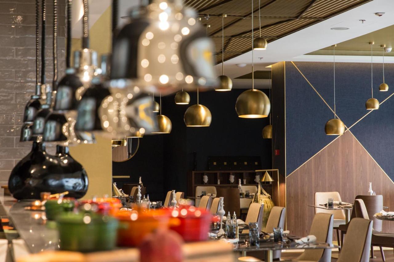 Swissotel Сараево Екстериор снимка The interior of the restaurant